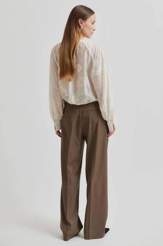 Second Female Tofu Veria Blouse