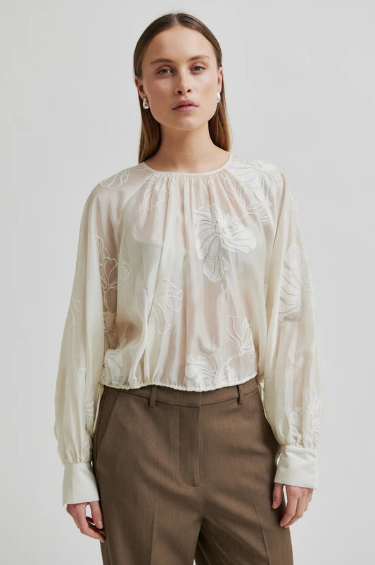 Second Female Tofu Veria Blouse