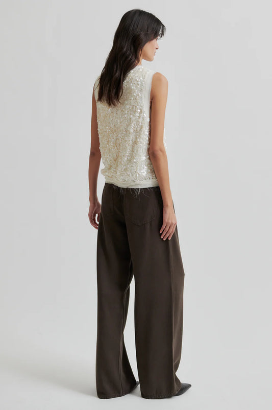 Second Female Tofu Shiny Top